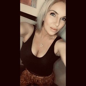 Meet your Posher, Becca